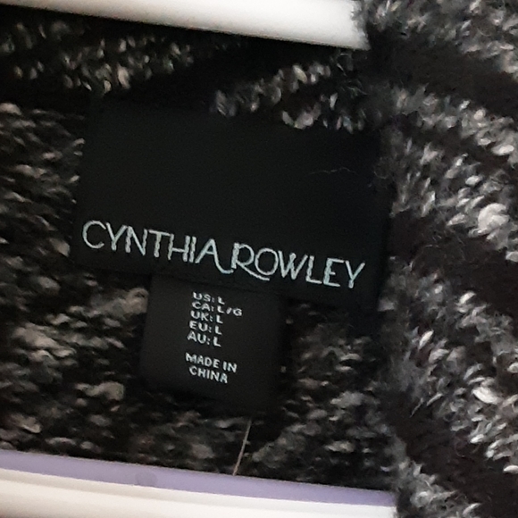 A Brand New Cynthia Rowley Sweater Coat Never worn, just tried on. - Picture 3 of 5